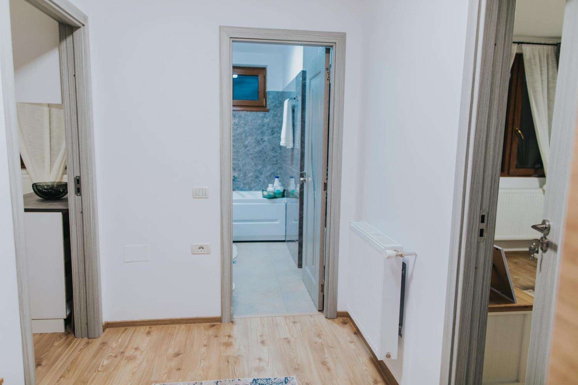 Alessandra-Aparthotel Piatra Neamt Exterior photo